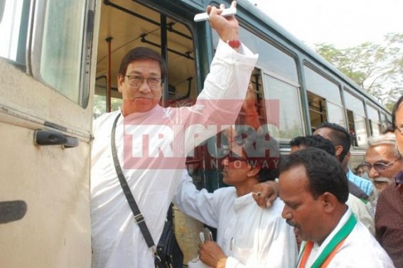 1500 Congress picketers arrested in Tripura 